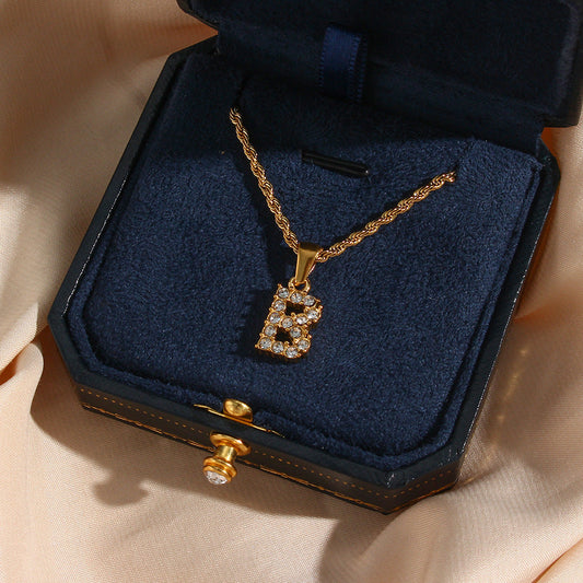 Maeve Lettre Initiale Diamant Collier