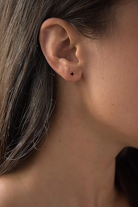 Rubis Rond Puces d'Oreilles | Or